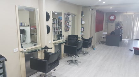 Rosha Hair and Beauty image 3
