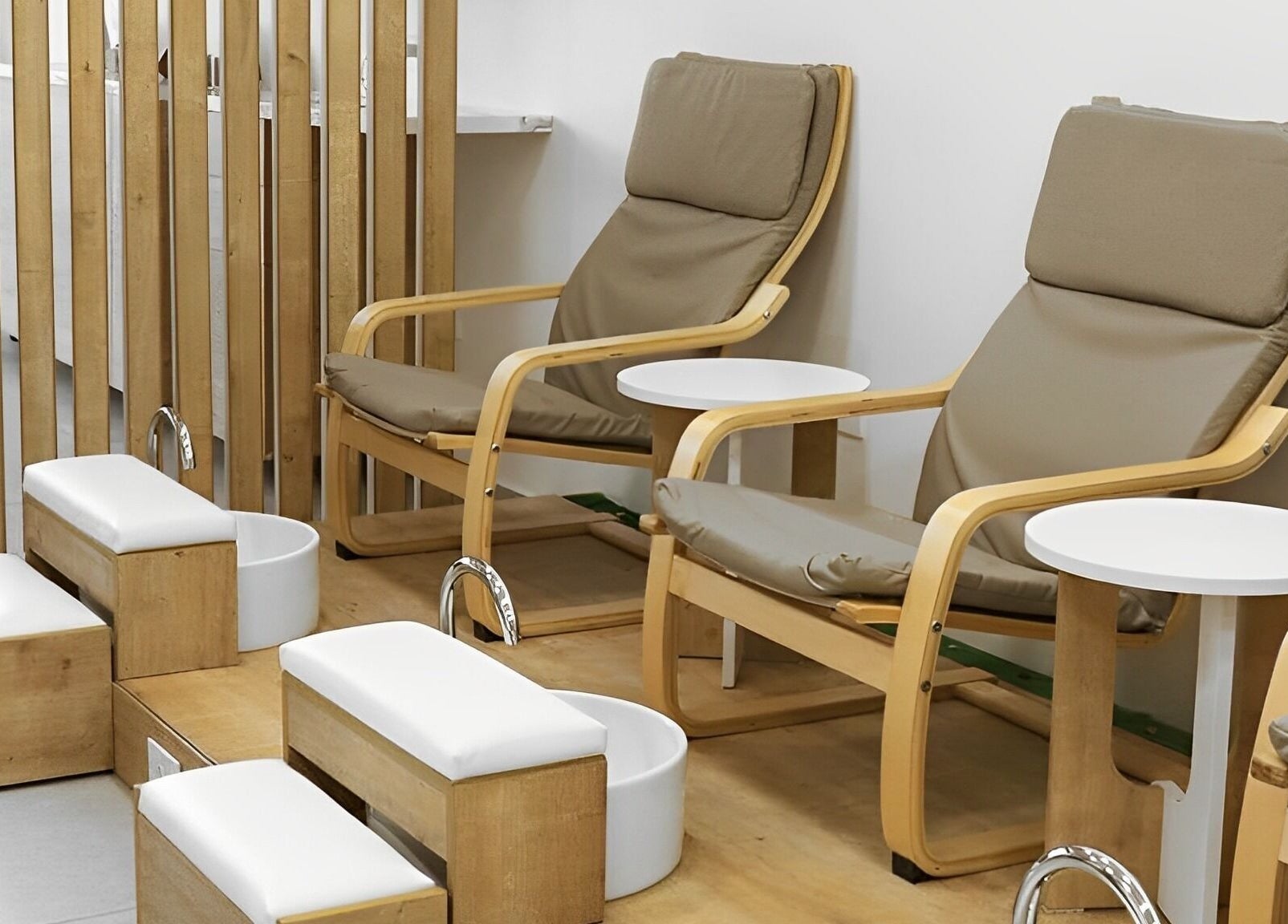 Relaxing pedicure chairs at Organails Beauty Lounge, Hazmieh, Mount Lebanon Governorate, LB.