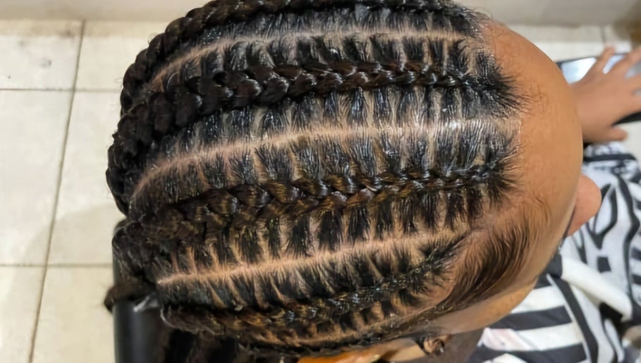 Figurati Beauty Salon image 1
