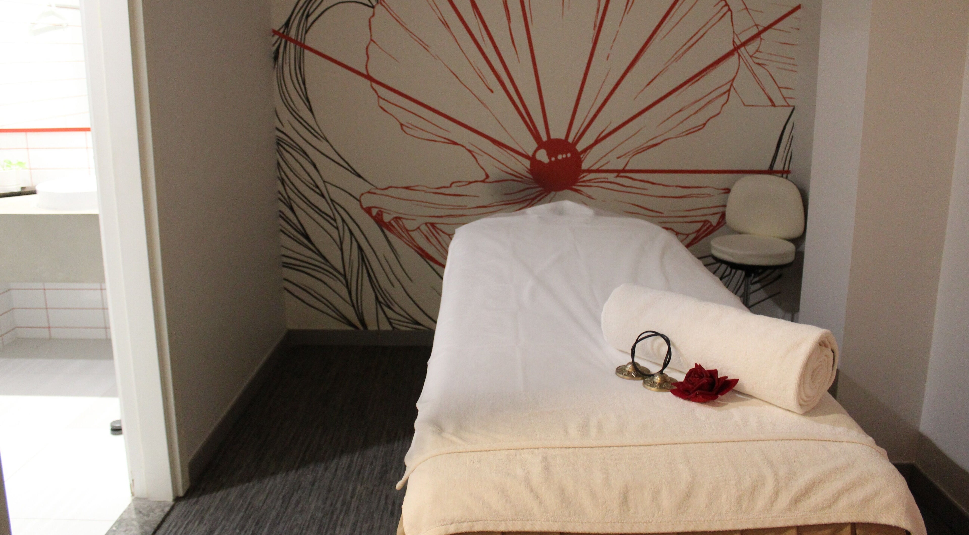 Relaxing massage room at DWS-Radisson Red Silicon Oasis, Dubai, Dubai, AE with a tranquil ambiance.