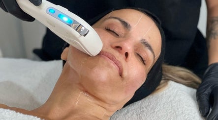 Facial treatment at Cosmo Medispa, Ramsgate, New South Wales, AU enhancing skin with advanced technology.