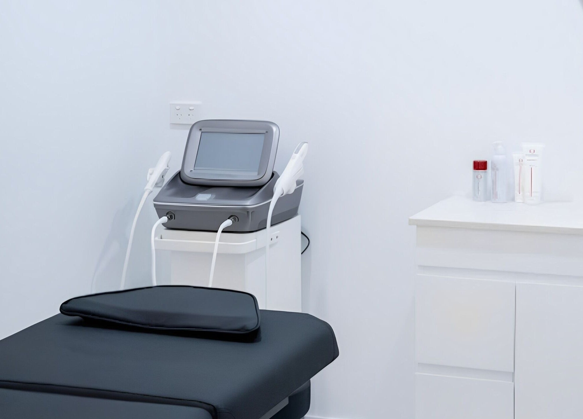 Modern treatment room at Cosmo Medispa, Ramsgate, New South Wales, AU with advanced equipment.