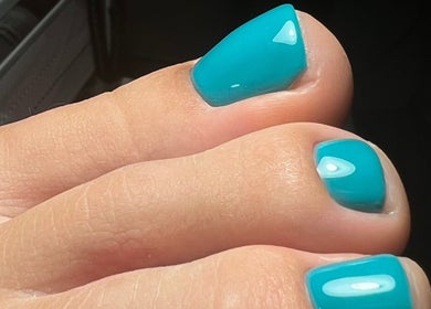 Turkusowy pedicure w M&D Beauty, Warszawa, Mazowieckie, PL.