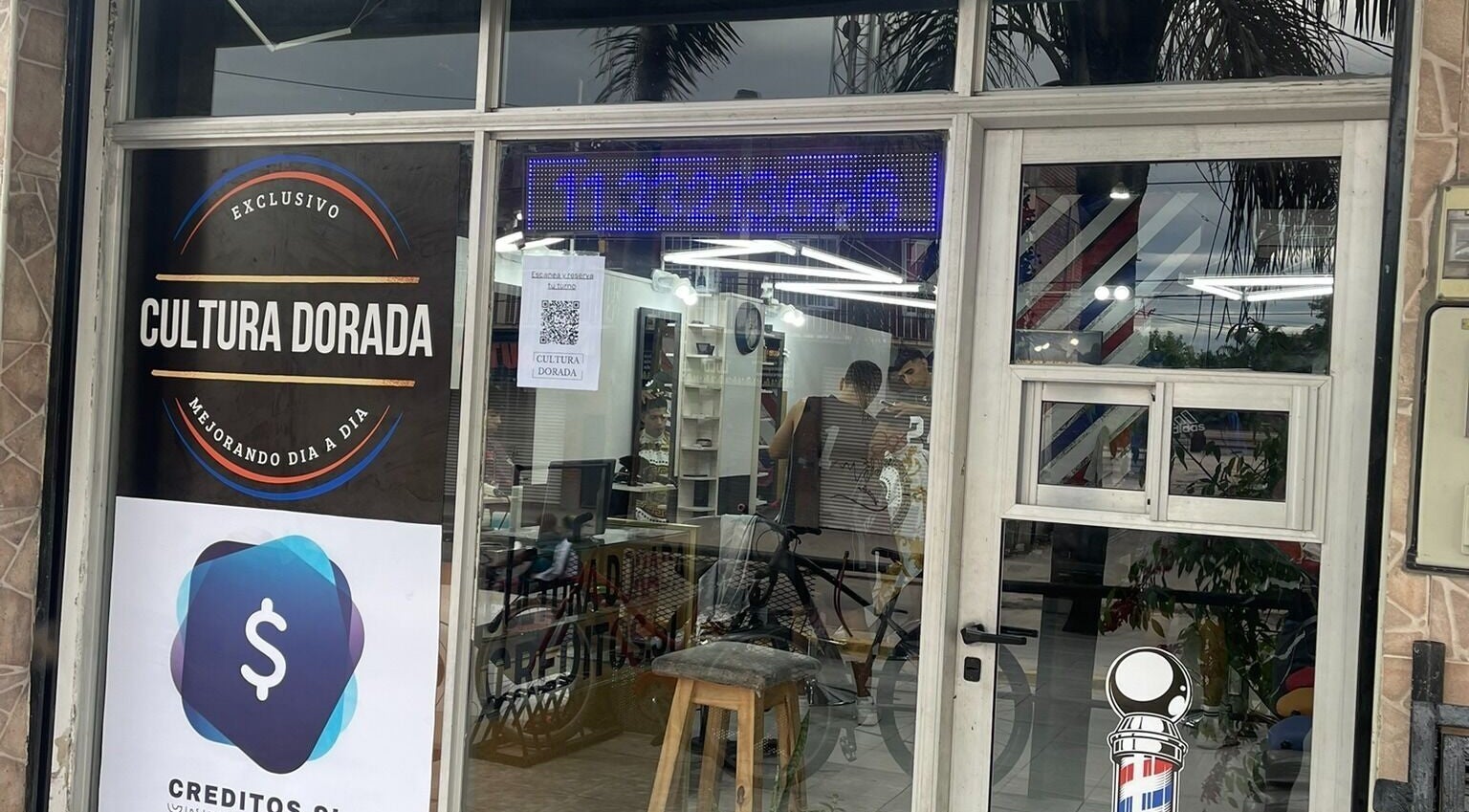 Fachada del local CULTURA DORADA en Monte Grande, Provincia De Buenos Aires, AR con letrero distintivo.