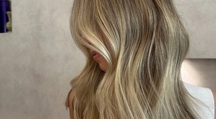 Virgo Moon Hair image 2