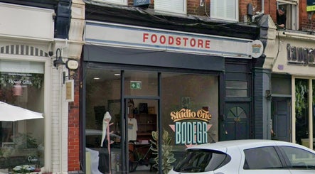 Studio One Bodega image 3