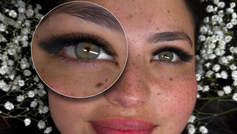 Detalle pestañas en Melistylo, Madrid, Comunidad De Madrid, ES, destacando belleza y elegancia.