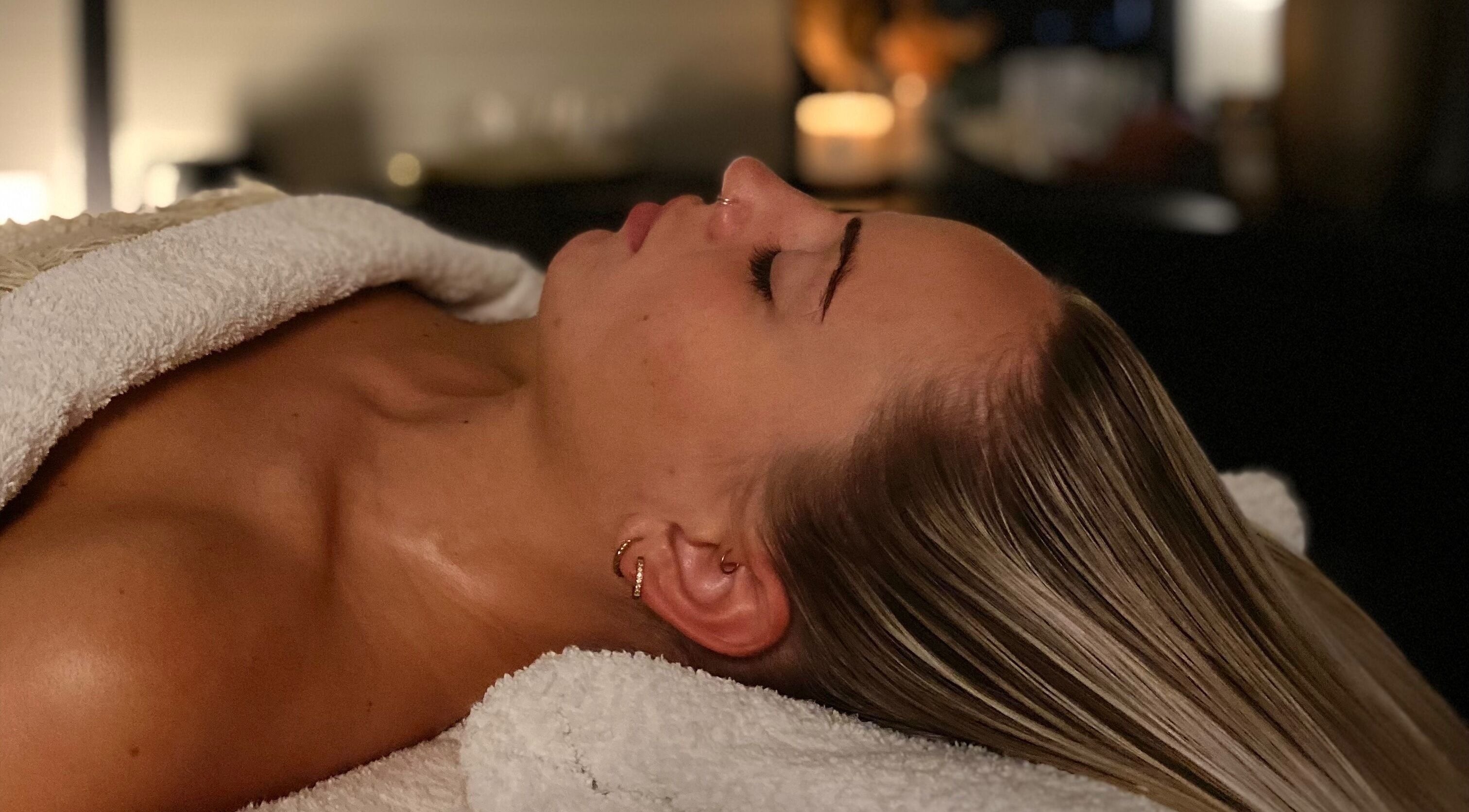 Relaxing spa session at Healing Muscles Northampton, Overstone, England, GB enhances wellness with soothing ambiance.