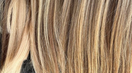 Imagen 2 de Hair Extensions by Kiaya