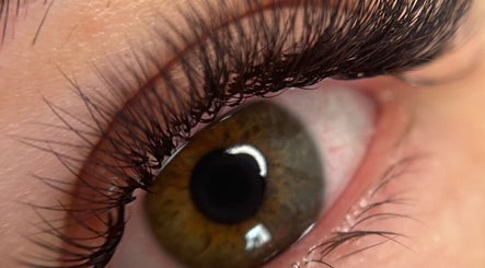 Vogue Lash Lounge, bild 2