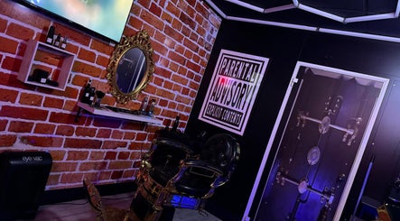Chez Tony Barbershop Shop