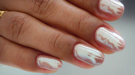 Quintiliano Nail Designer image 3