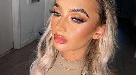 Elegant makeup look from Makeup by Linsey in Whitburn, Scotland, GB, highlighting glam perfection and beauty.