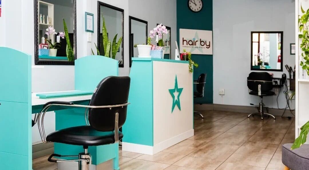 Elegant interior of Nails by Nashy salon in Cape Town, Western Cape, ZA featuring stylish workstations.