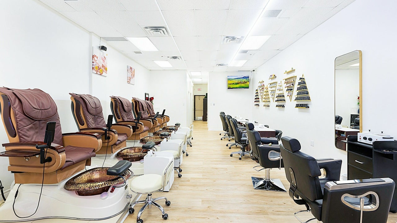 Naturally Nails Instant Appointment - Nepean Nail Salon - Dash Boooking