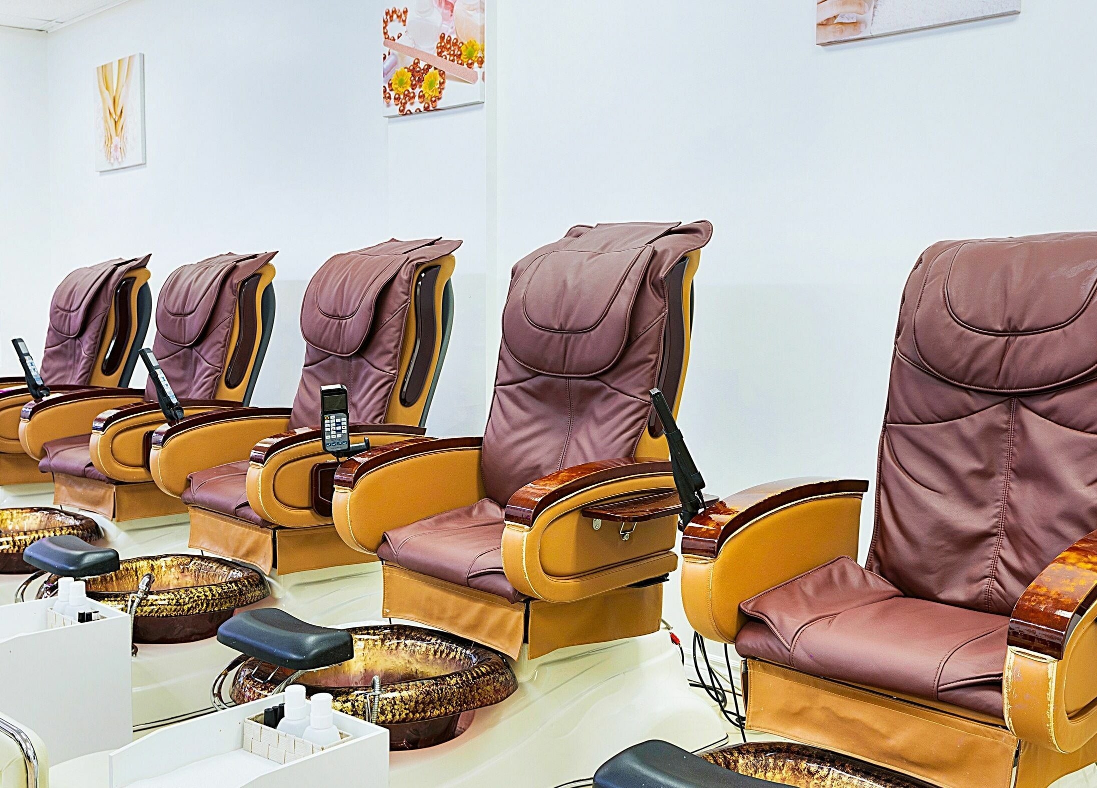 Comfortable pedicure chairs at Divine Day Spa, Ottawa, Ontario, CA, offering premium relaxation.
