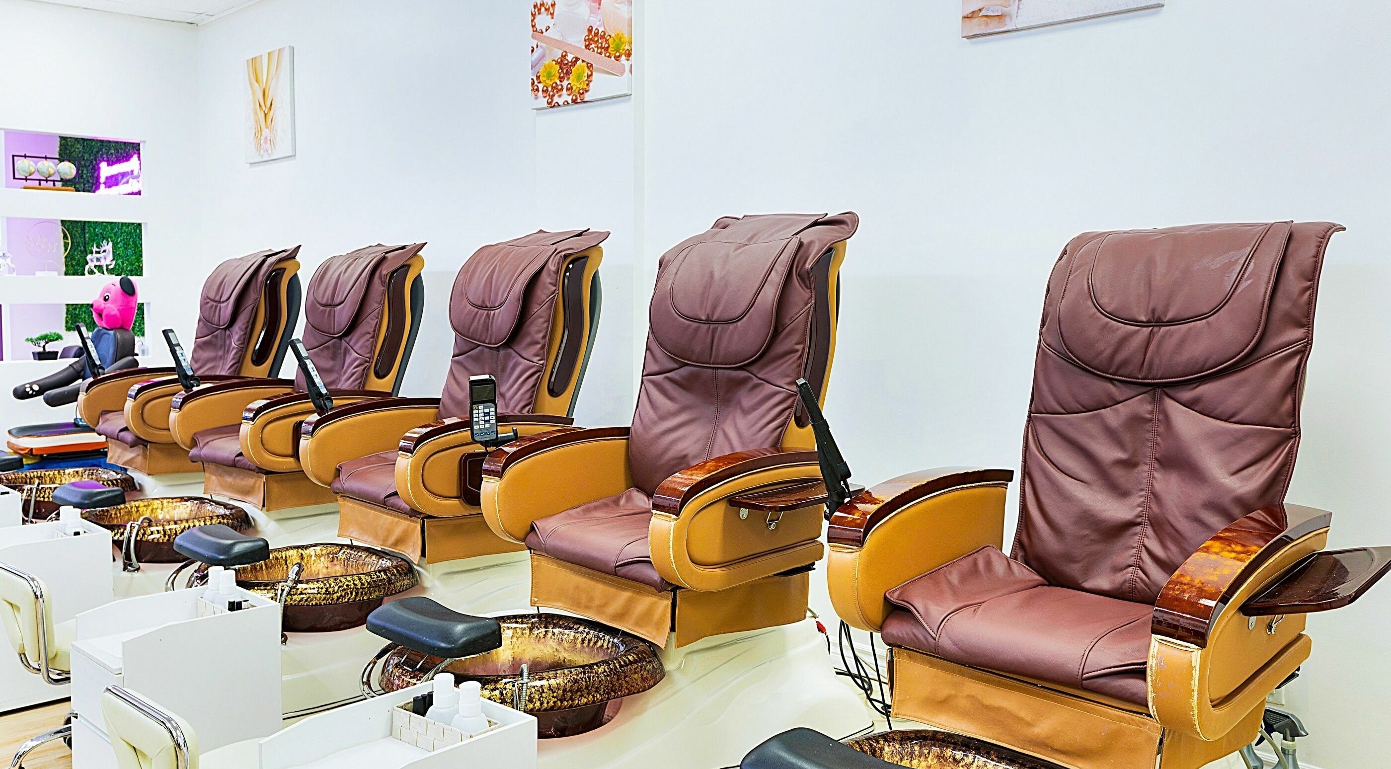 Comfortable pedicure chairs at Divine Day Spa, Ottawa, Ontario, CA, offering premium relaxation.