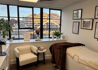 Relaxing treatment room with city view at Sprinkle Of Magic Lashes - Shoreditch, London, England, GB.