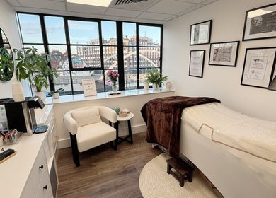 Calm interior of Sprinkle Of Magic Lashes - Shoreditch, London, England, GB with lash bed and modern decor.