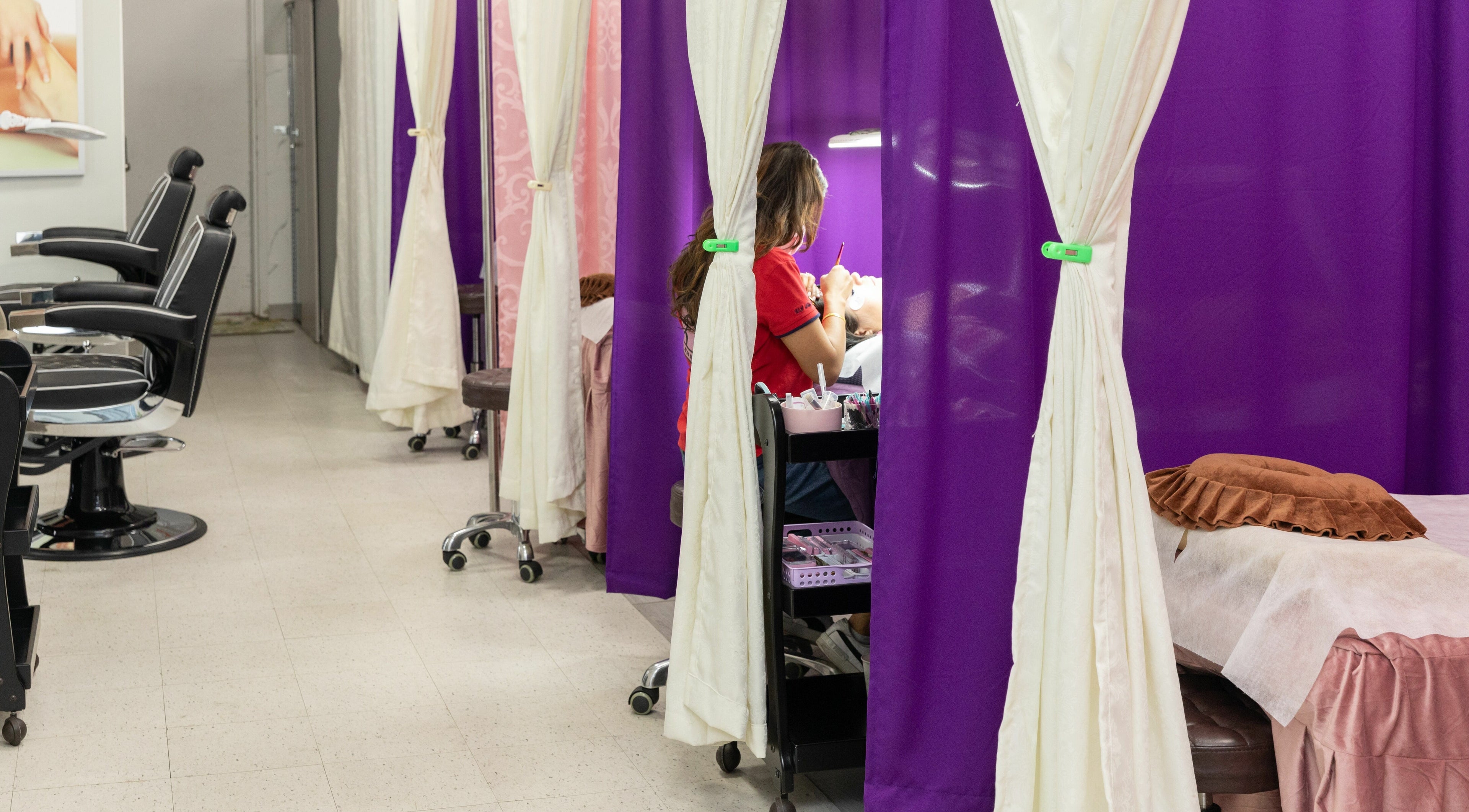 Wonder Lash Studio Queens offers expert eyelash services in a private setting in Long Island City, United States, US.