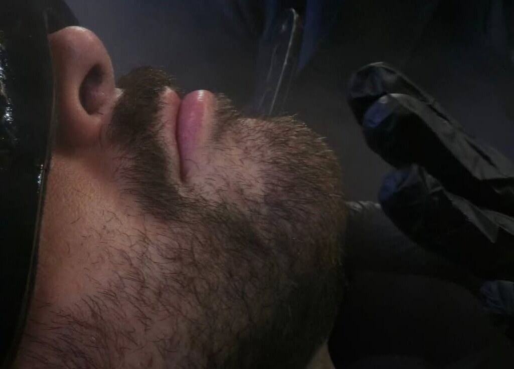 Servicio de cuidado de barba en Felino Barbería, Metepec, Estado De México, MX, con tratamiento de vapor.