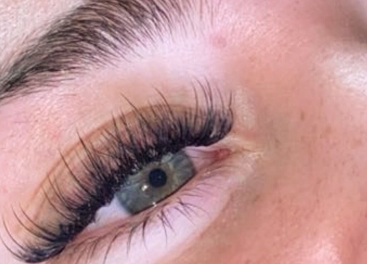 Close-up of lush eyelash extensions at Lashabellex, Liverpool, England, GB.