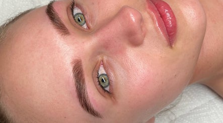 New Moon Brow Artistry image 2