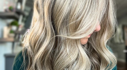 Hairpaint by Kate @ Hello Gorgeous Beauty Bar – obraz 2