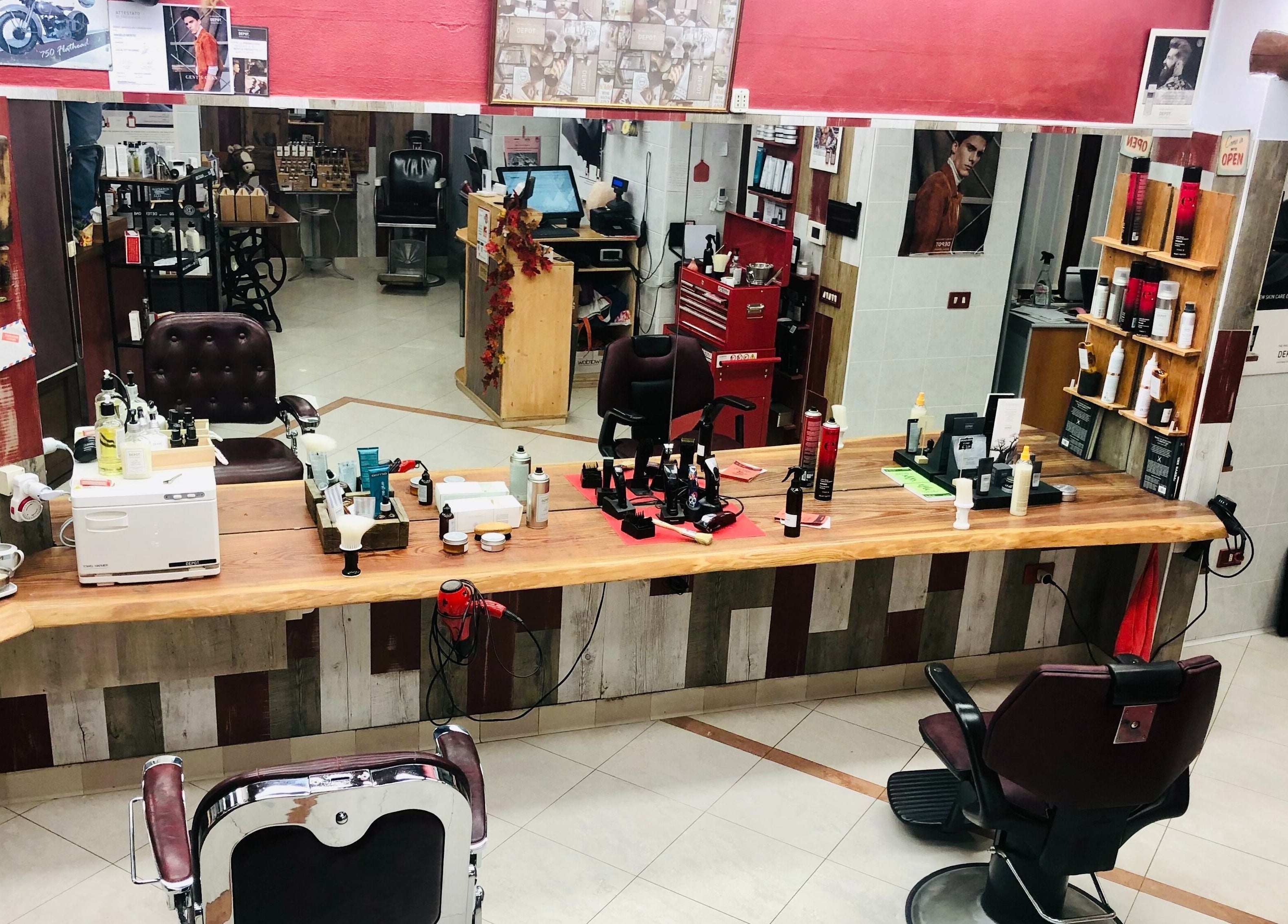 Interno di L'Acconciatutti Chicca e Angelo Berte', Gozzano, Piemonte, IT, salone di bellezza e benessere.