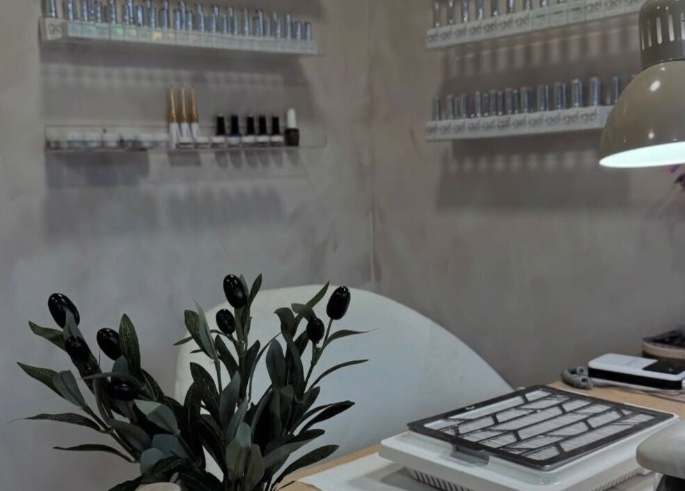 Beauty by CO B in Dronfield, England, GB offers a serene nail studio with elegant decor and modern facilities.