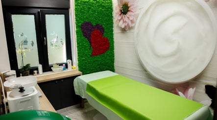 Natural Beauty Salon image 3