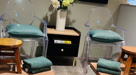 Hair and Beauty at Holloways