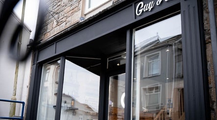 Guy and Co.图像3