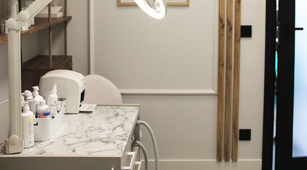 Stylowe wnętrze Medic 4 Foot Profesjonalnie Dla Stóp w Łodzi, Łódzkie, PL z eleganckimi meblami.