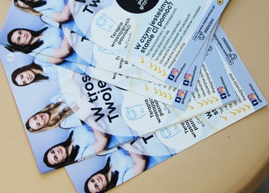 Broszury Medic 4 Foot Profesjonalnie Dla Stóp, Łódź, Łódzkie, PL na stole.