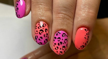 Jeal~ous nails by Amy