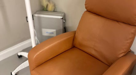 The Pearly Bright image 3