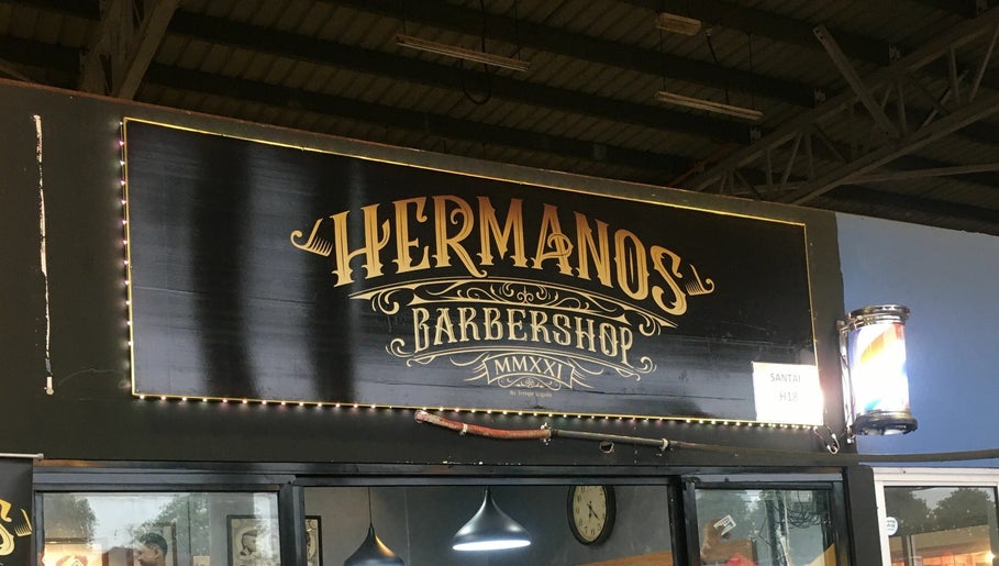Hermanos Barbershop Santai Setia Alam, bilde 1