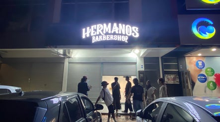 Hermanos Barbershop Puncak Alam صورة 2