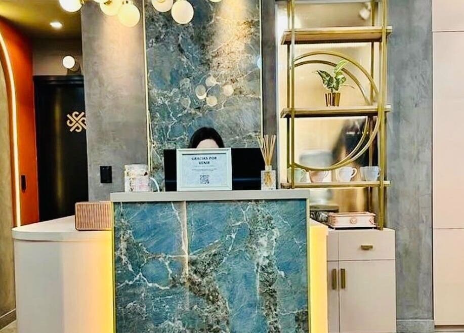 Recepción de lujo en Panthea, Iai, Córdoba, AR, con diseño moderno y decoración sofisticada.