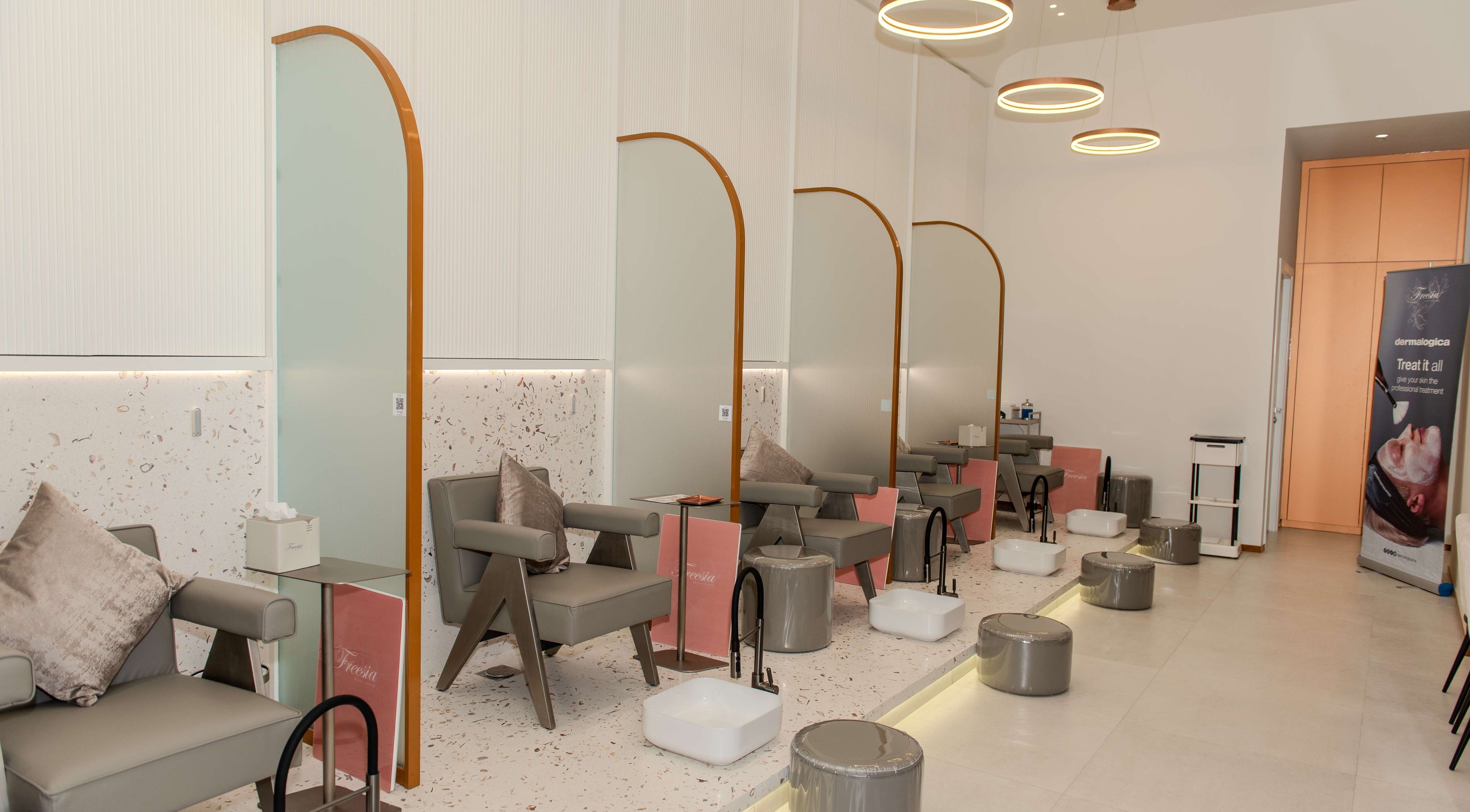 Luxurious treatment area at Freesia Beauty Center Shakhbout City, Abu Dhabi, AE, offering premium wellness services.