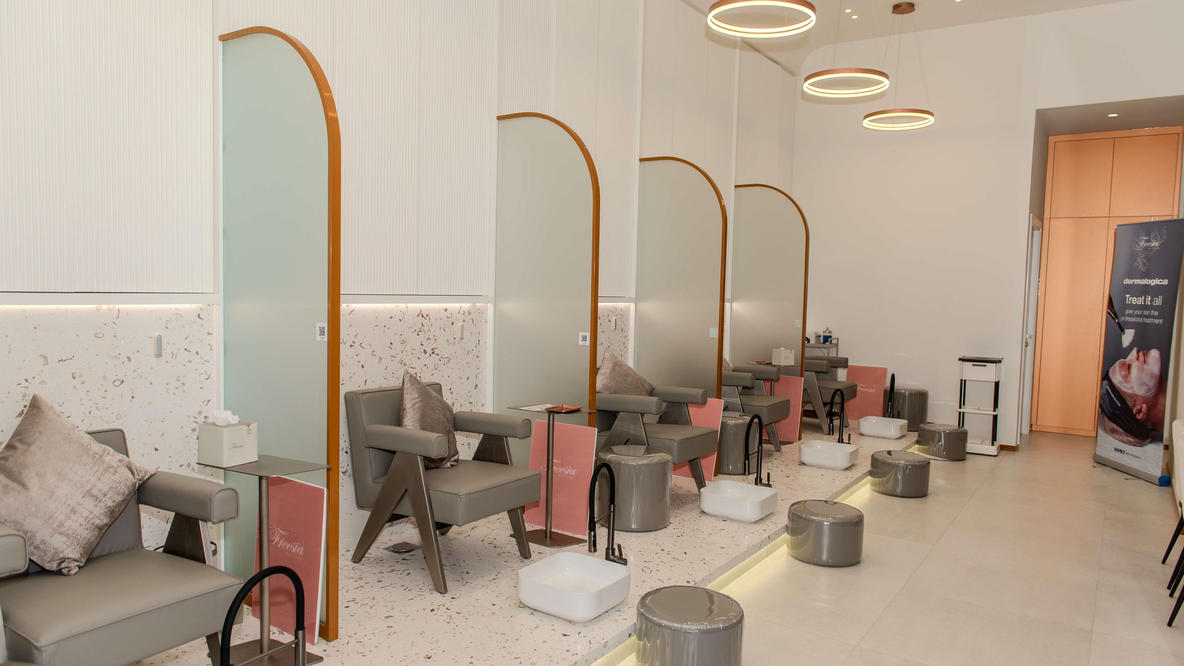 Luxurious treatment area at Freesia Beauty Center Shakhbout City, Abu Dhabi, AE, offering premium wellness services.