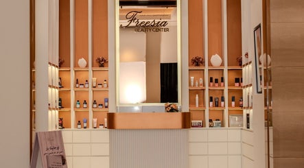 Welcome to Freesia Beauty Center Shakhbout City, a luxury venue in Abu Dhabi, AE, offering premier services.