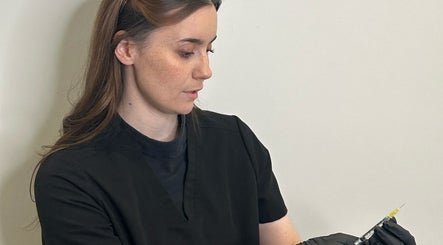 Expert at Beauty at 22, Wakefield prepares an injection, Durkar, England, GB.