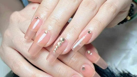 SJ nails and lashes