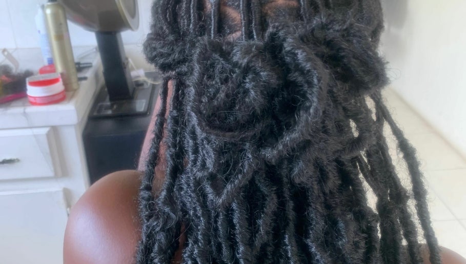 Hair by Quee image 1