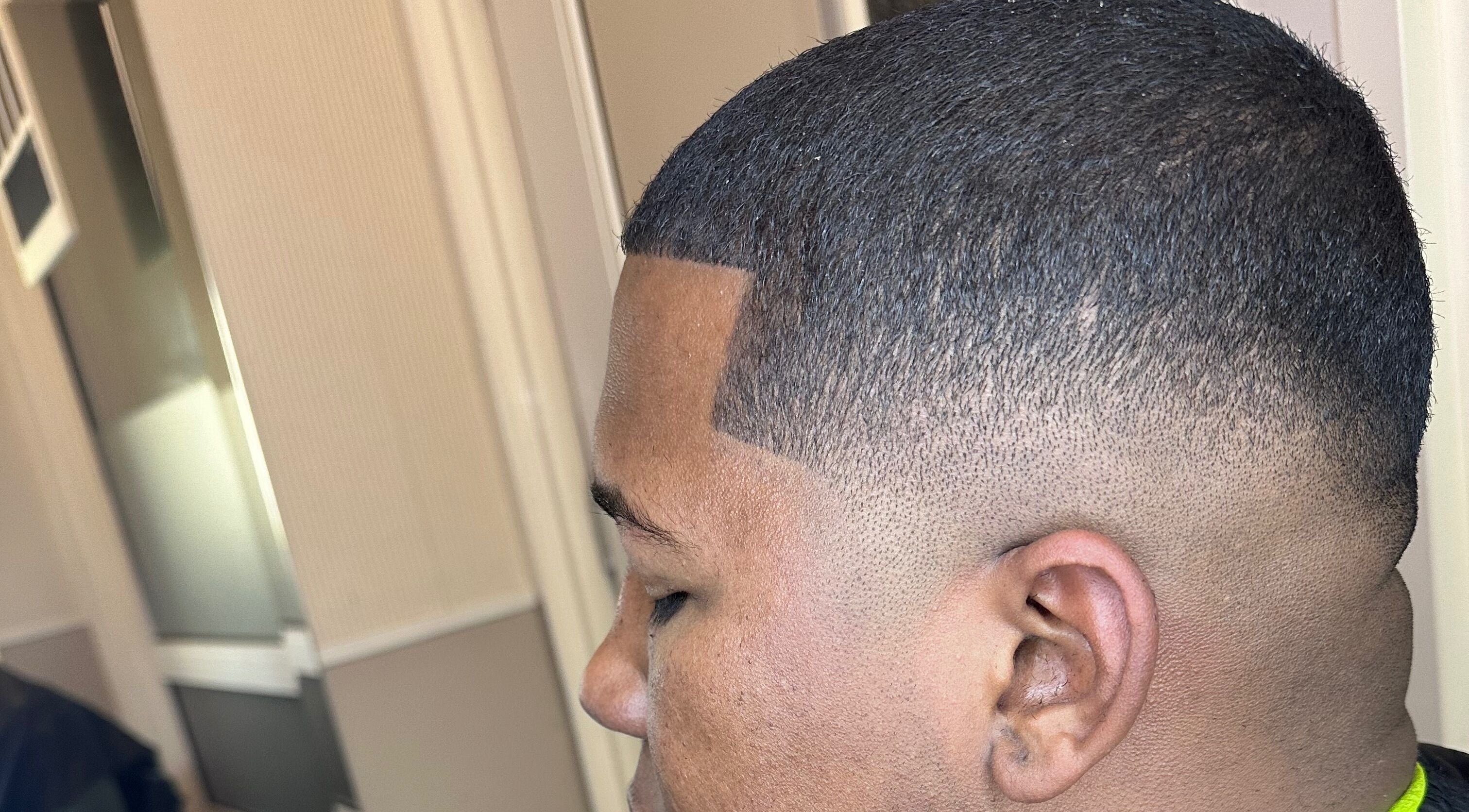 Detailed precision haircut at AB Styles and Services in Dordrecht, Zuid-holland, NL.