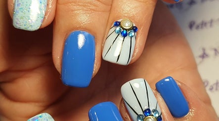 Petit Beauty and Nails изображение 2