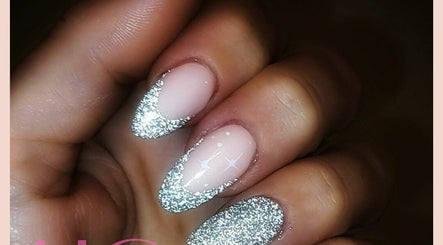 HC Nails and Beauty image 3