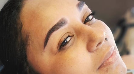 Mirror Mirror Permanent Makeup and Beauty image 2